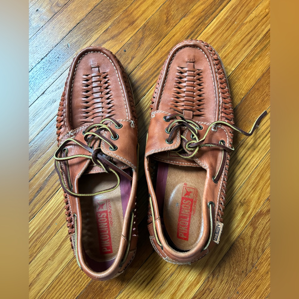 Pikolinos woven leather boat shoes Size 43